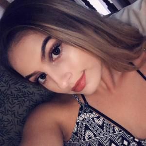 Meet your Posher, Hailey